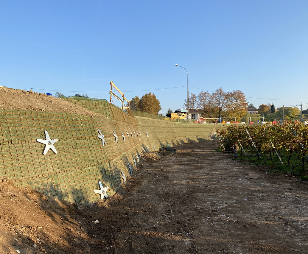 Terrapieno completato con vegetazione