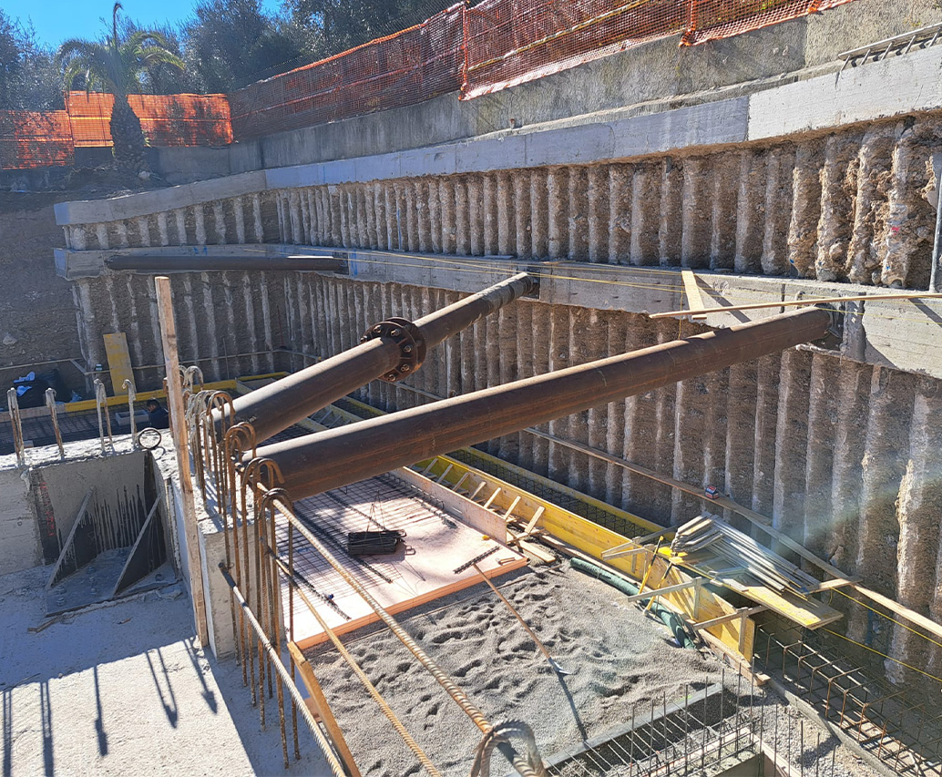 Scavo con paratia berlinese e tiranti in acciaio