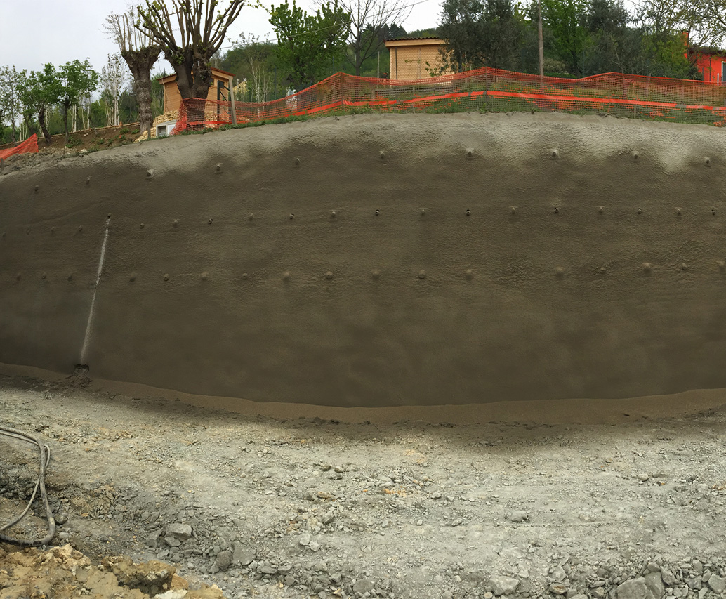 Scavo profondo con puntoni metallici