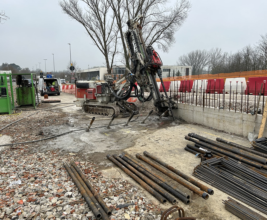 Spritz beton su parete con tiranti