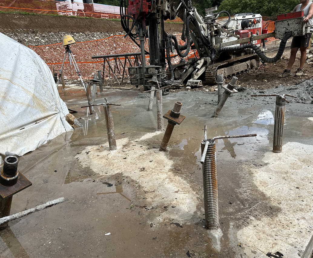 Perforatrice su roccia