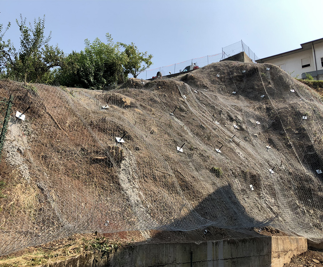 Ancoraggi paramassi con piastre