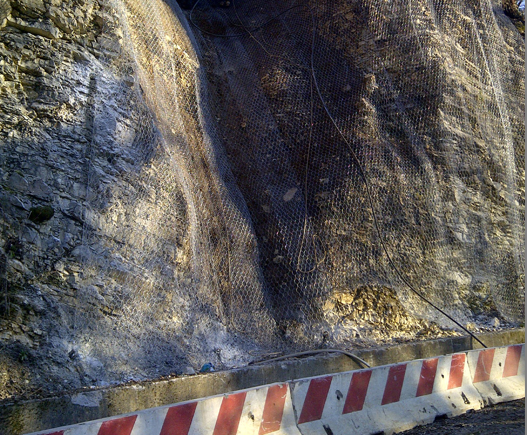 Dettaglio fissaggio rete paramassi con tiranti