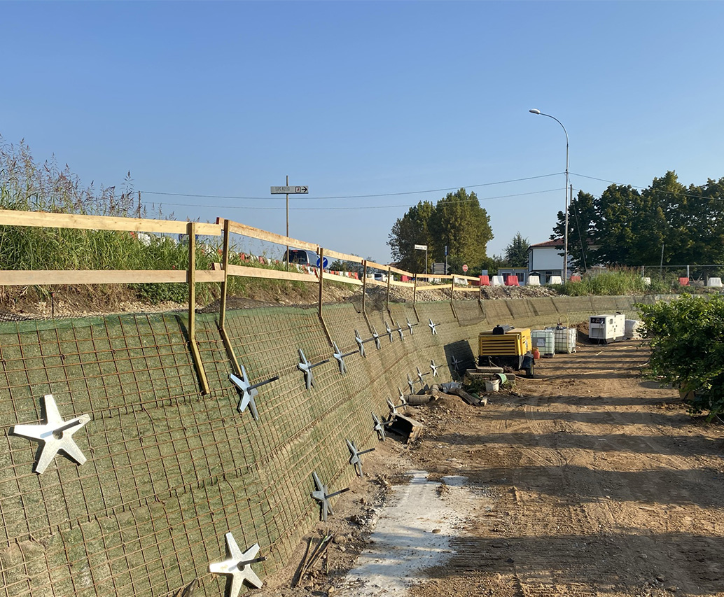 Vista panoramica di scarpata consolidata